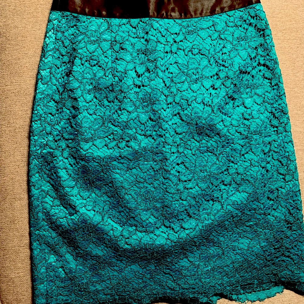 Lace skirt Banana Republic , size 0P, green color